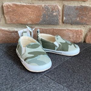 12-18M NWT Gap Camp Slip On Shoes